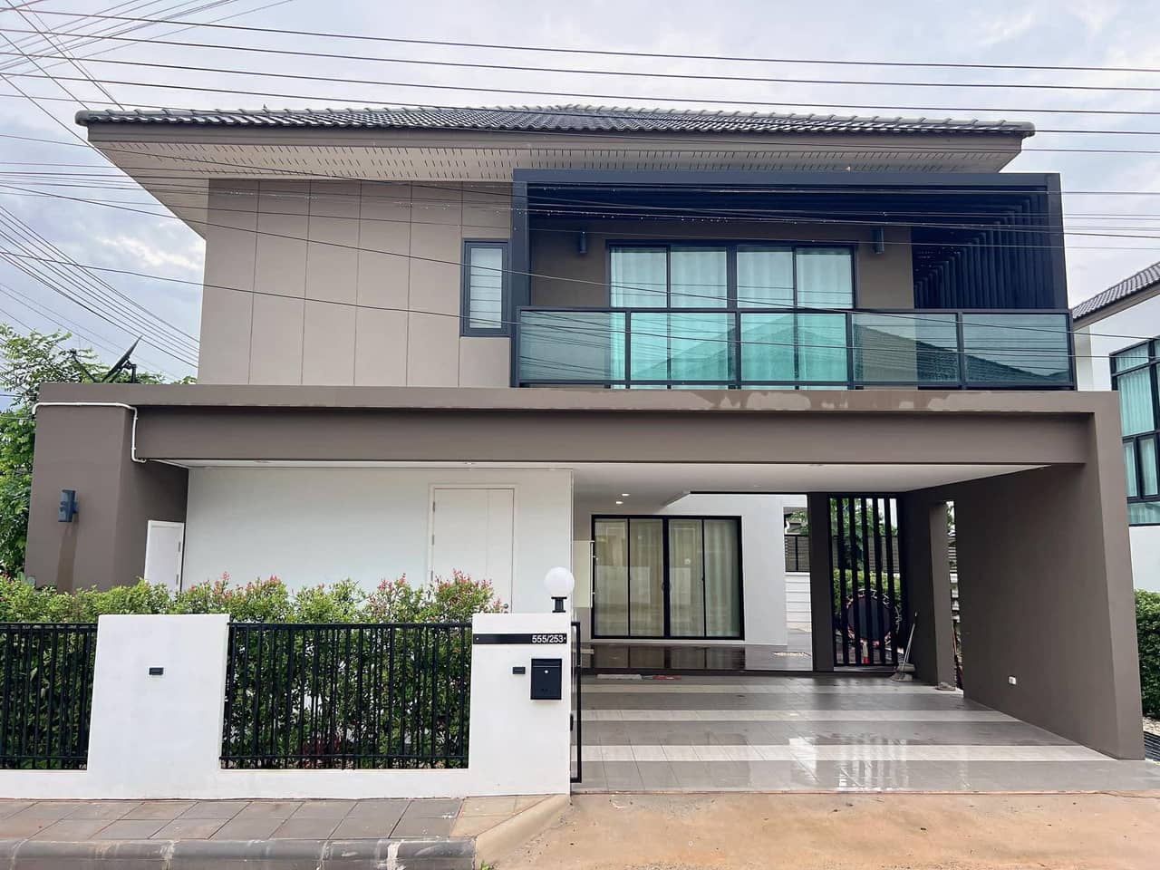 บ้านเดี่ยว ฉัตรเพชรมะลิวัลย์ – หลังใหญ่สุด หน้าสโมสร