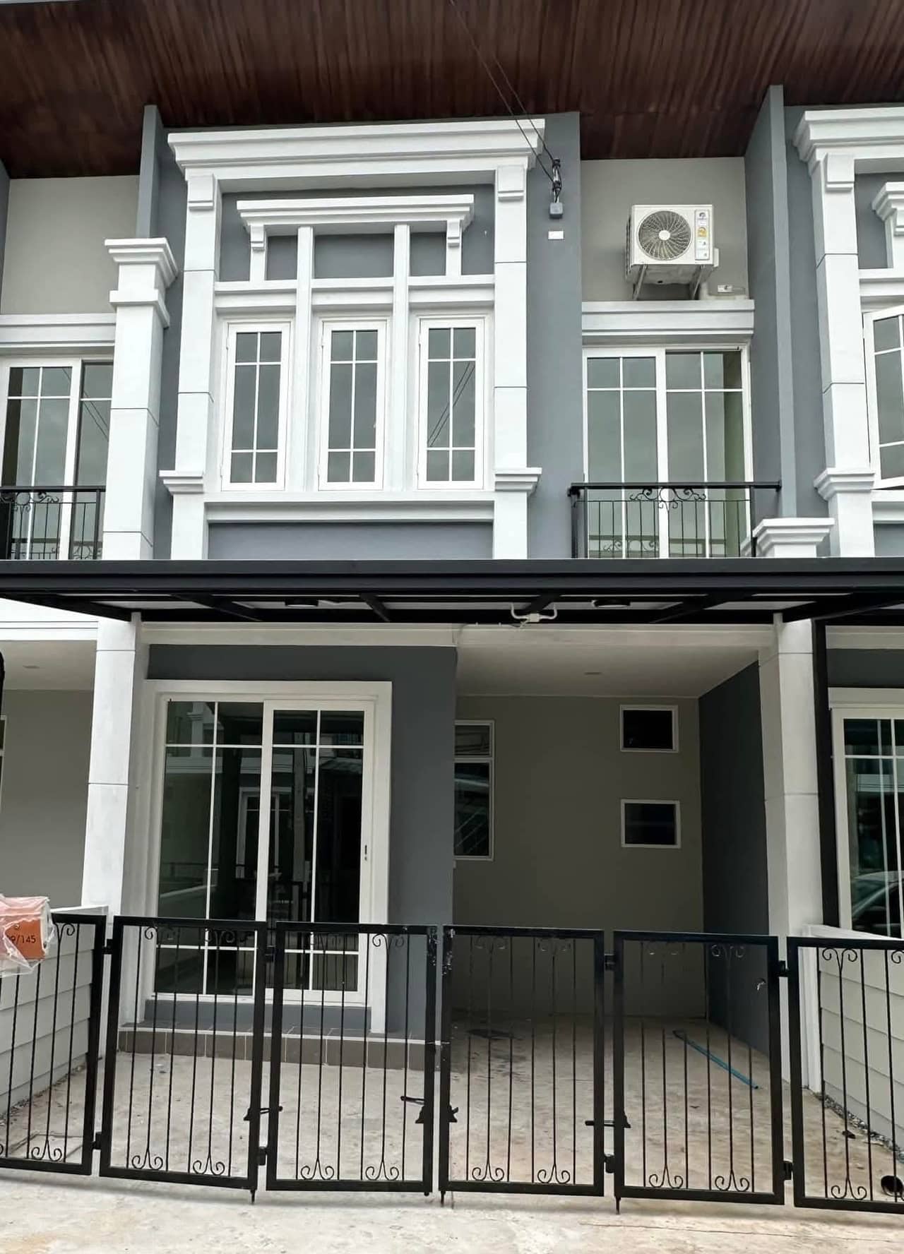 ทาวน์โฮม Golden Neo ริมบึงแก่นนคร – แอร์ 4 ตัว